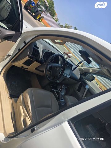 טויוטה לנד קרוזר