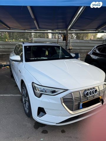 מודעת רכב אאודי E-tron