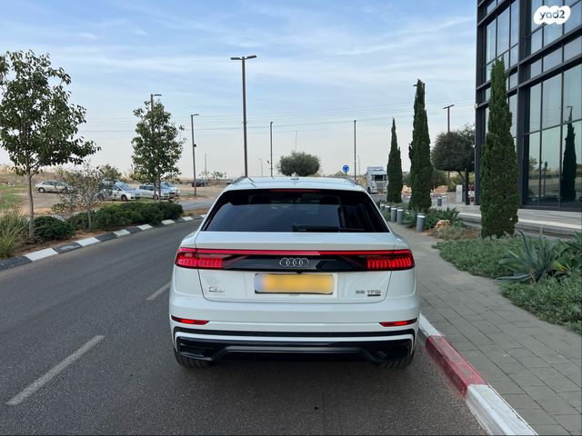 אאודי Q8
