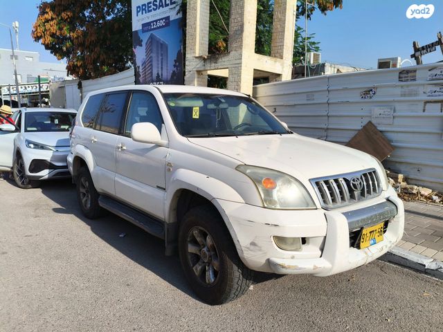 טויוטה לנד קרוזר