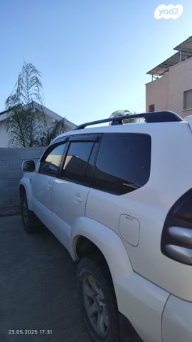 טויוטה לנד קרוזר