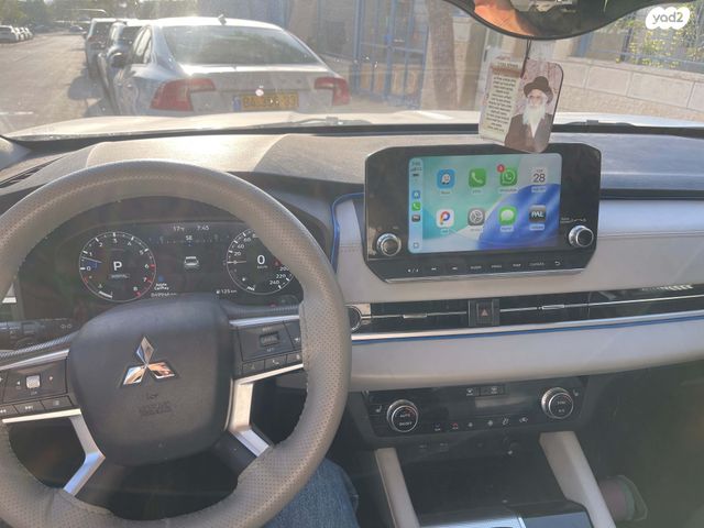 מיצובישי אאוטלנדר