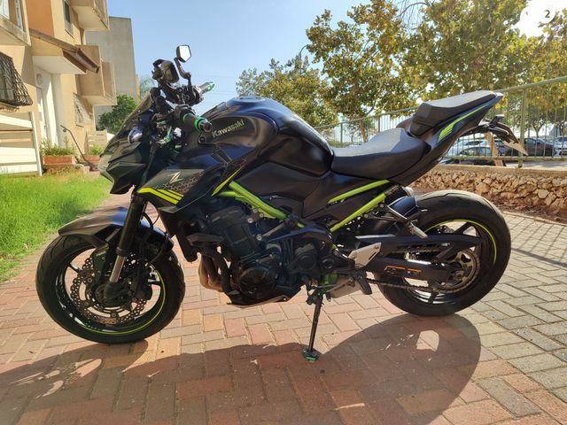 קאוואסאקי Z900