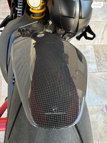 דוקאטי פניגאלה V4