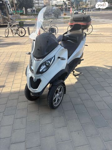 מודעת רכב פיאג'ו MP3 300