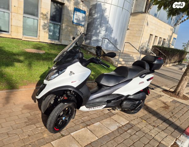 מודעת רכב פיאג'ו MP3 500