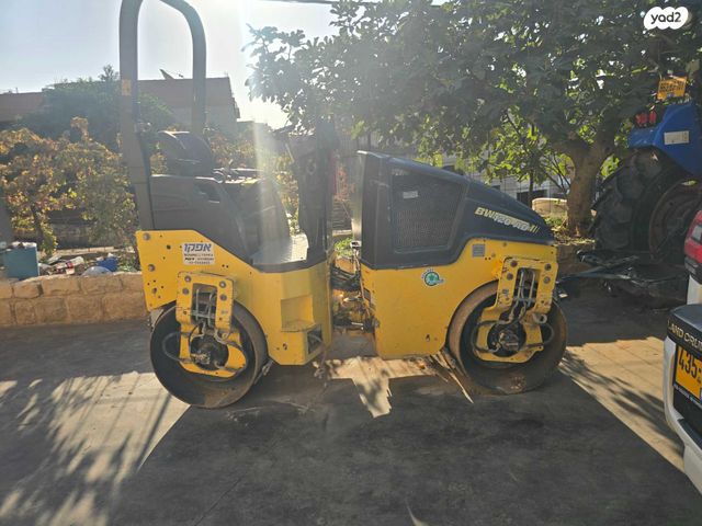 מודעת רכב מכבש