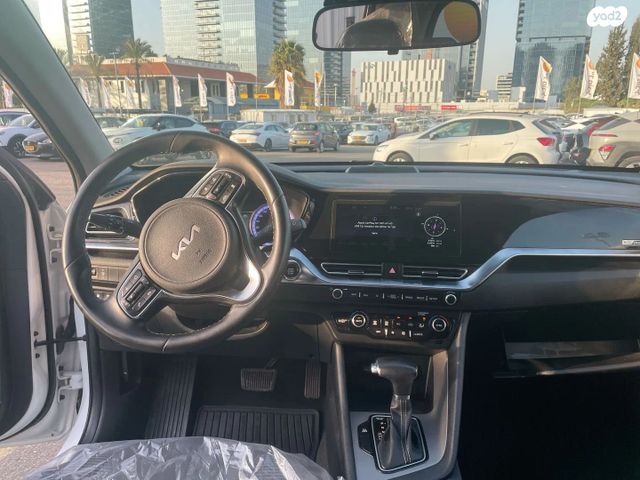 קיה נירו פלוס