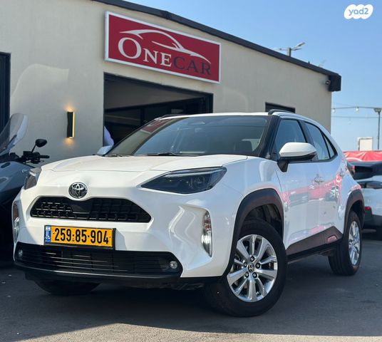 מודעת רכב טויוטה יאריס קרוס