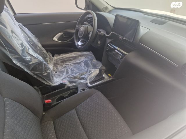 טויוטה יאריס קרוס