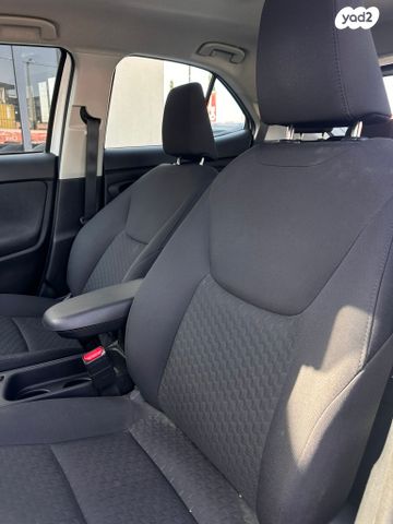 טויוטה יאריס קרוס