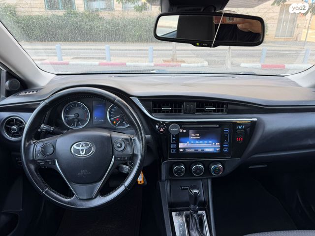 טויוטה קורולה