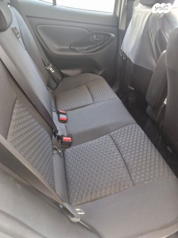 טויוטה יאריס קרוס