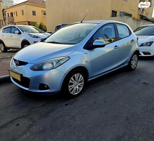 מודעת רכב מאזדה 2