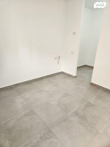 דירה, דבורה עומר 8, נאות שדה, רעננה