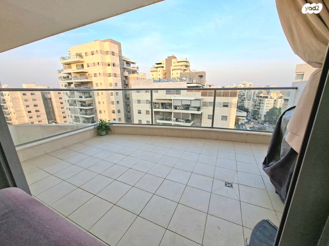 דירה, אפרים קישון 6, חתני פרס ישראל, באר יעקב