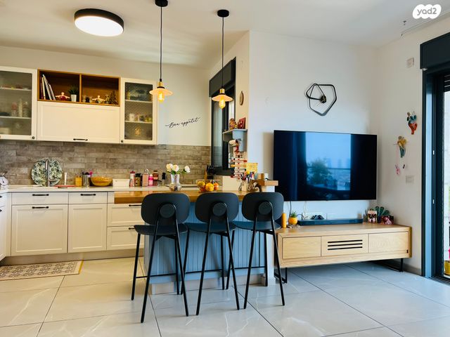 גג/ פנטהאוז, גבים 2, האירוס, ראשון לציון