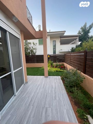 דו משפחתי, השחף 46, שכונה 11, תל מונד