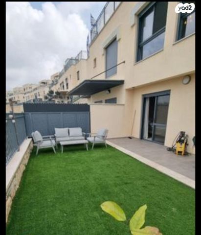 דירת גן, ענבר 69, נעלה, נעלה