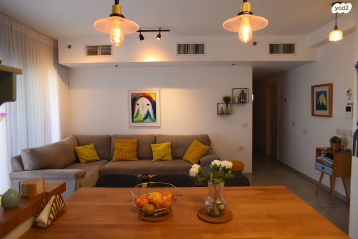 גג/ פנטהאוז, גבים 2, האירוס, ראשון לציון