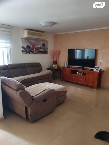 בית פרטי/ קוטג', הפרדס 44, הפרחים, קרית גת