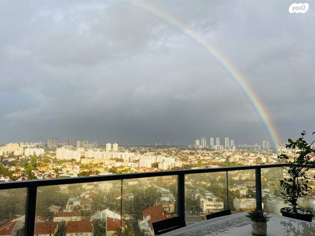 גג/ פנטהאוז, גבים 2, האירוס, ראשון לציון