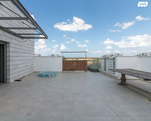 גג/ פנטהאוז, עוזי חיטמן 3, נאות שמיר, יבנה