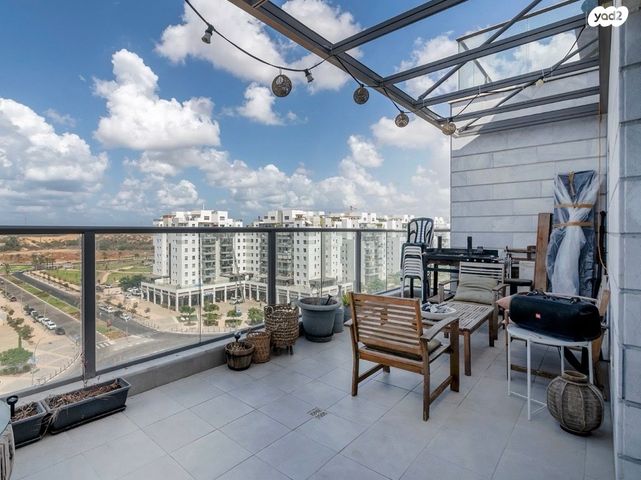 גג/ פנטהאוז, עוזי חיטמן 3, נאות שמיר, יבנה