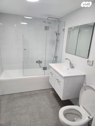 דירה, דבורה עומר 8, נאות שדה, רעננה