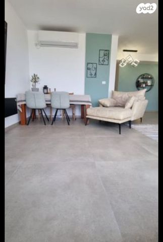 דירת גן, ענבר 69, נעלה, נעלה