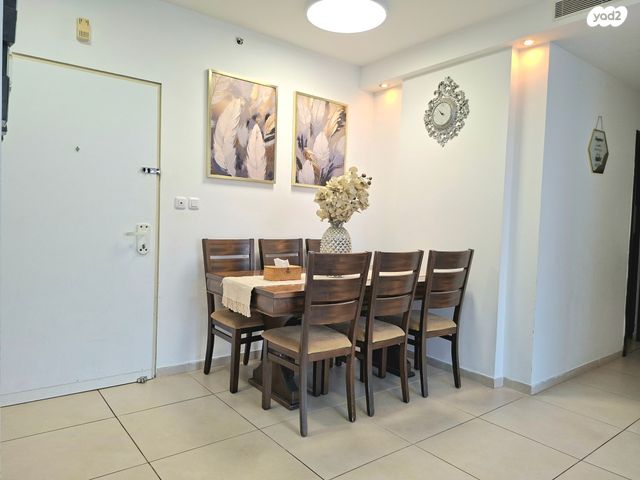 דירה, אפרים קישון 6, חתני פרס ישראל, באר יעקב