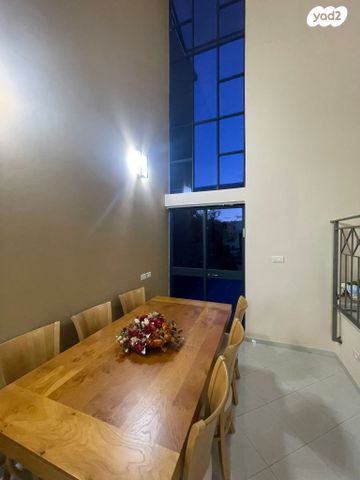 דו משפחתי, השחף 46, שכונה 11, תל מונד