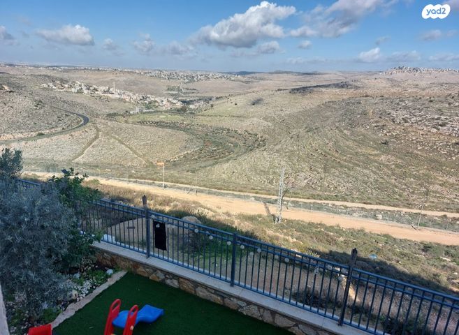 דירת גן, ענבר 69, נעלה, נעלה