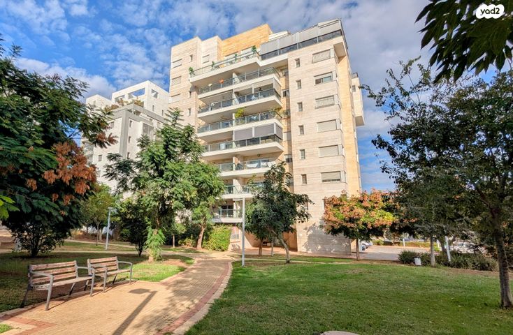 דירה, פרופ' יובל נאמן 17, רחובות המדע, רחובות