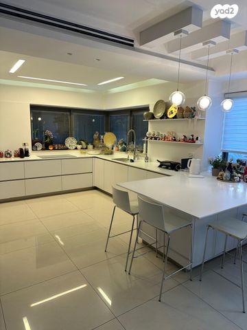 בית פרטי/ קוטג', תור הזהב 20, נווה עוז, פתח תקווה