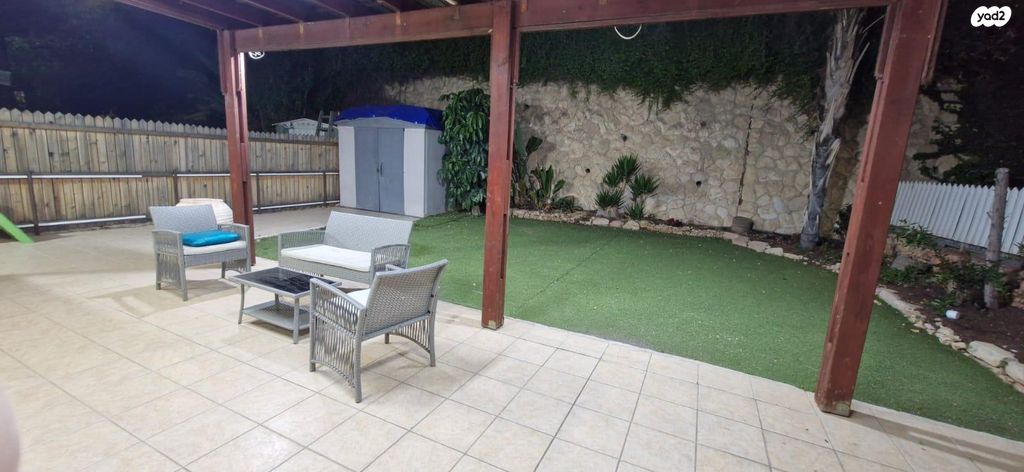 דירת גן, פרי מגדים 37, מגדים, מעלה אדומים