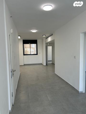 דירה, פנחס רוטנברג 70, נווה יהושע, ערמונים, רמת גן