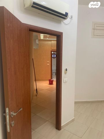 דירה, הנאמנים 27, שער פלמר, תחנת רכבת השמונה, חיפה