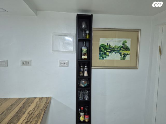 סטודיו/ לופט, ידע עם 12, חרוזים, רמת גן