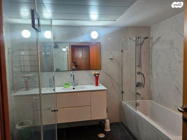 דירה, לאן 13, שכונת חשמונאים, מרכז העיר א, רמת גן