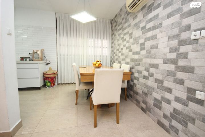 דירה, המניין הראשון 21, עמידר, נס ציונה