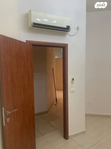 דירה, הנאמנים 27, שער פלמר, תחנת רכבת השמונה, חיפה