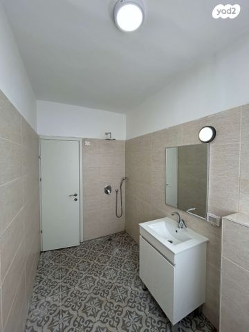 דירה, פנחס רוטנברג 70, נווה יהושע, ערמונים, רמת גן