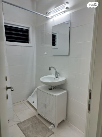 דירה, ההגנה 27, לב העיר, בת ים