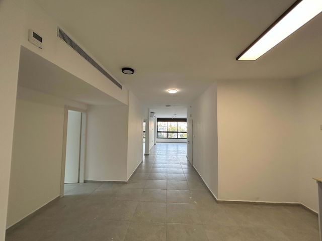 דירה, פנחס רוטנברג 70, נווה יהושע, ערמונים, רמת גן