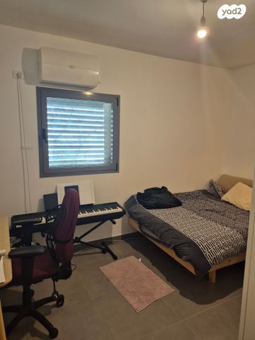 דירה, דוכיפת 15, סנסן, צור הדסה