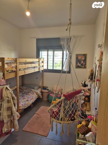 דירה, דוכיפת 15, סנסן, צור הדסה