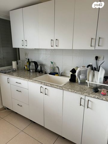 דירה, נפתלי אימבר 9, העיר התחתית, ואדי סאליב, חיפה