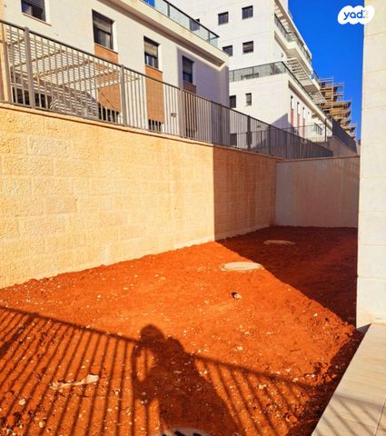 דירת גן, אלמוג 1, שאר העיר, אריאל