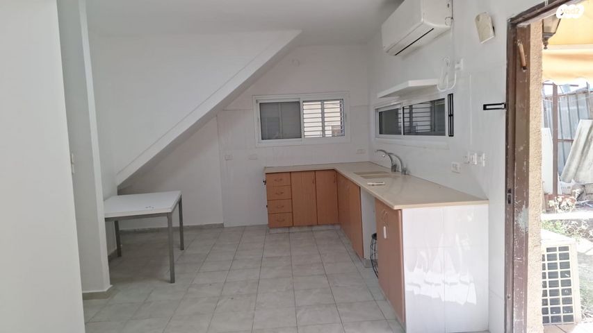 דו משפחתי, המייסדים 26, מזור, מזור